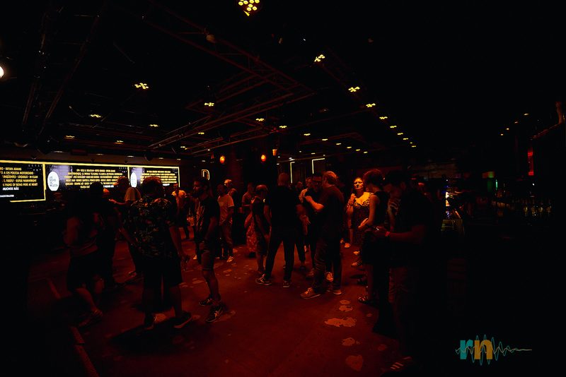 P&uacute;blico antes del concierto de The Pains of Being Pure at Heart en Sala REM